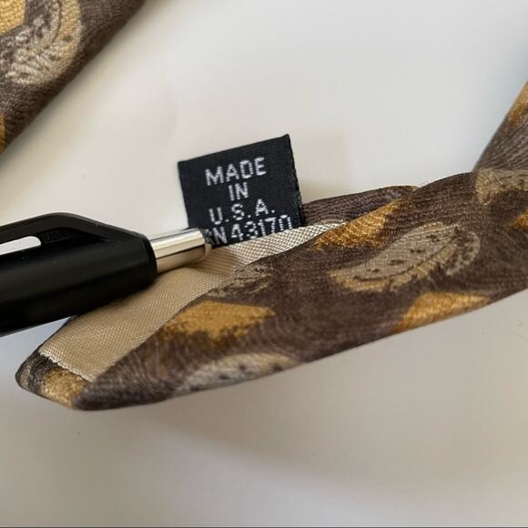 Geoffrey Beene Silk Tie Feathers Geometric Tan Brown Neutrals Made in USA EUC - Picture 7 of 7